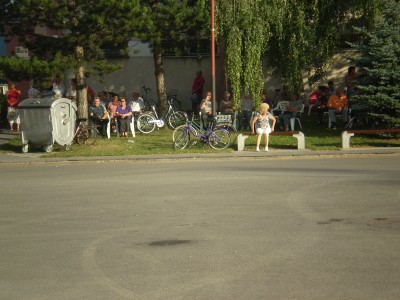 a diváci sa už schádzajú...